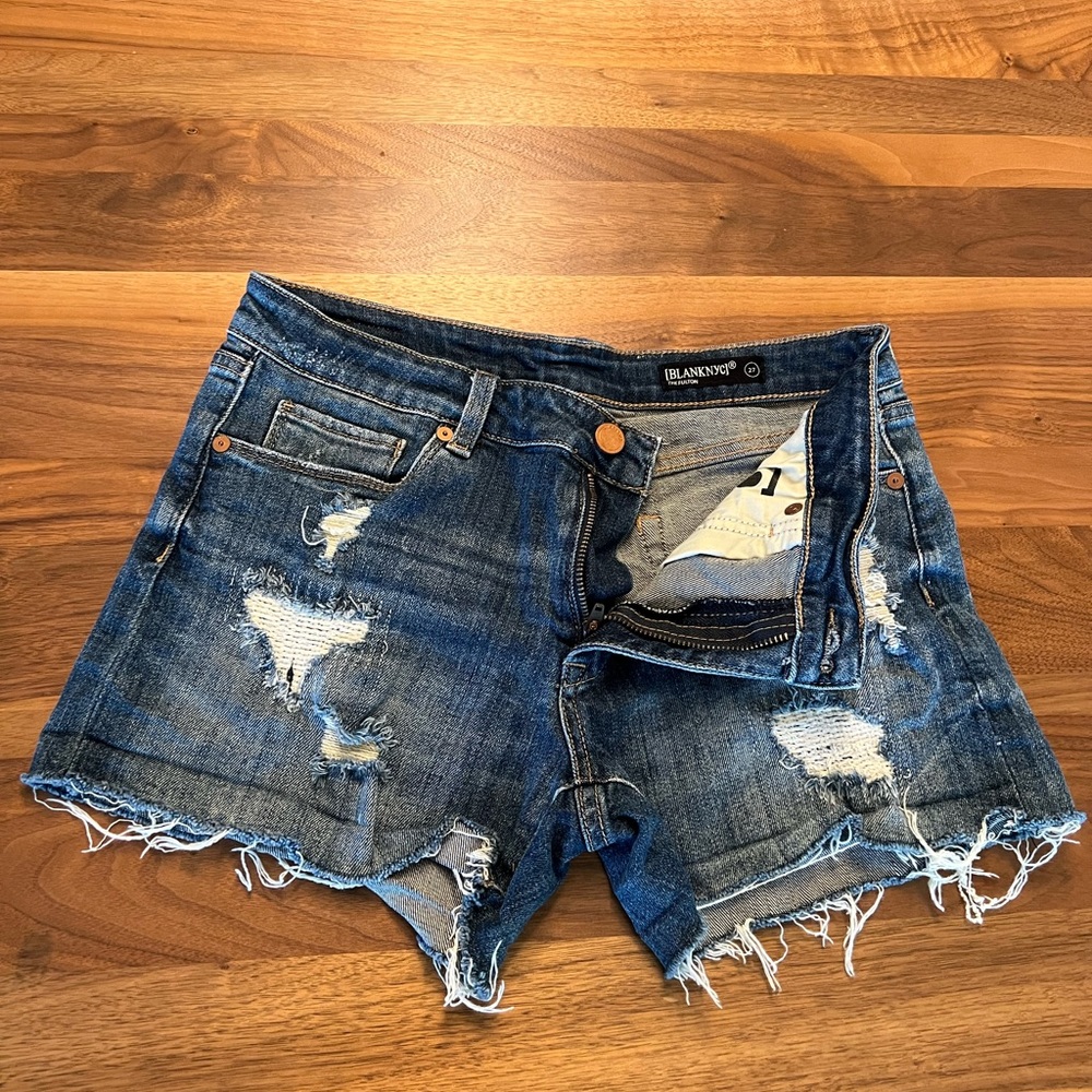 BLANK NYC The Fulton cut off jean shorts